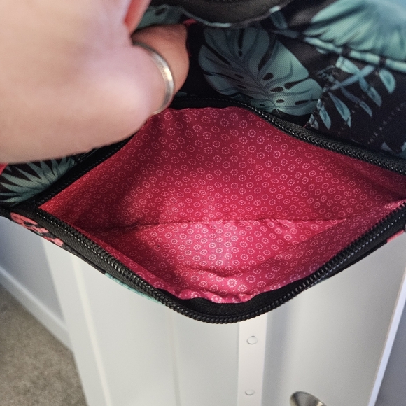 Lug Carousel Floral Crossbody Bag - Picture 7 of 9